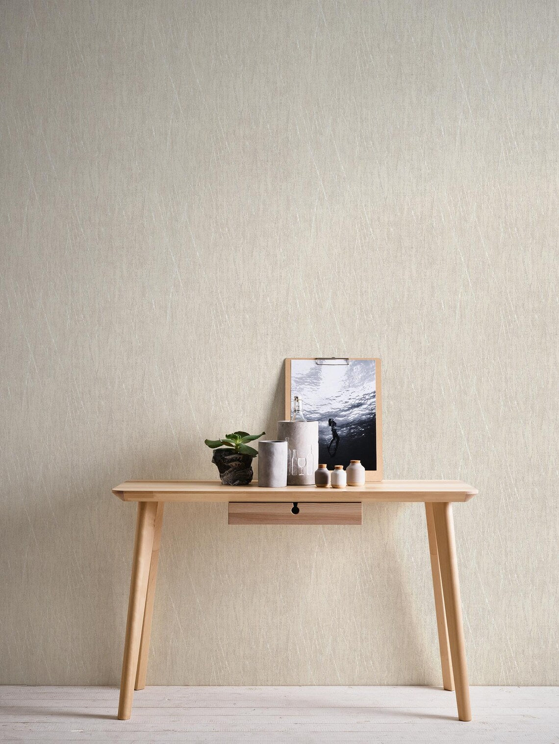 Light Beige Abstract Scratch Wallpaper, Subtle Silver Metallic Line